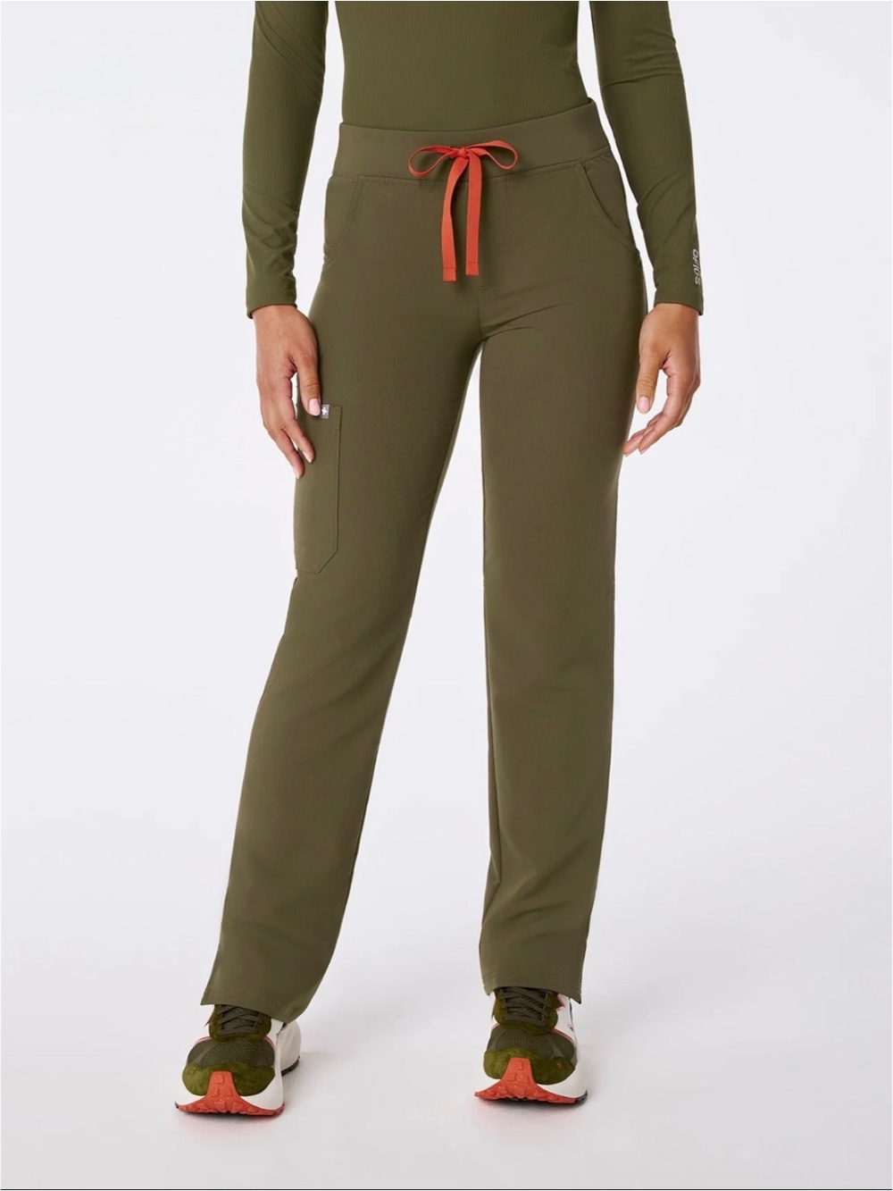 Figs “Kade” olive straight leg high-rise scrub pants (medium petite)